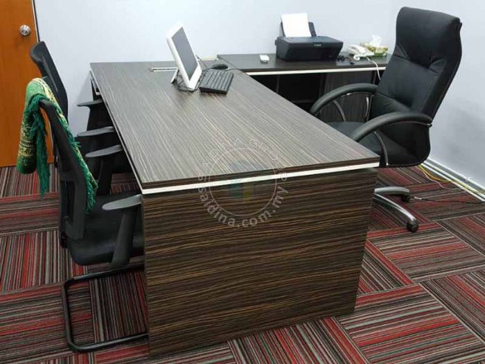Director Table
