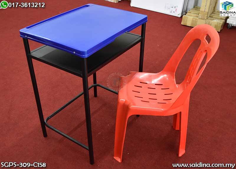 school desk and chairs