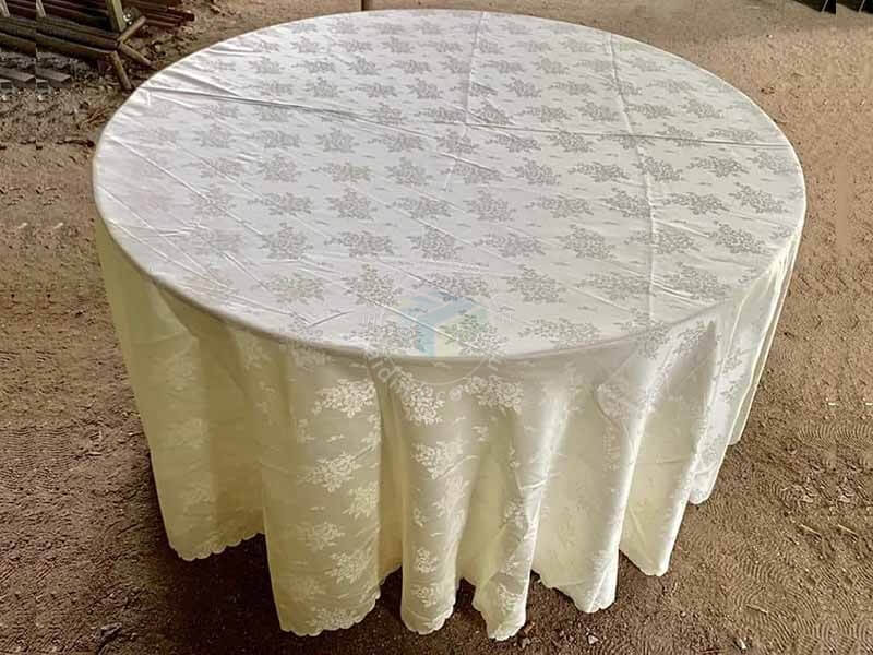 Patterned Round Tablecloths | Fabric : Damask