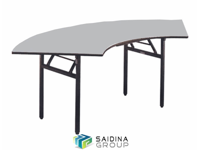 Crescent Banquet Tables